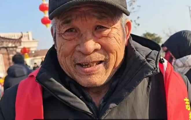 且揍过他他的一个举动让老师泪流满面凯发一触即发刘强东老师回忆：曾冤枉(图1)